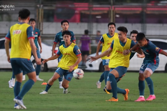 Công Phượng trở về nước, hứng khởi tập buổi đầu tiên cùng tuyển Việt Nam