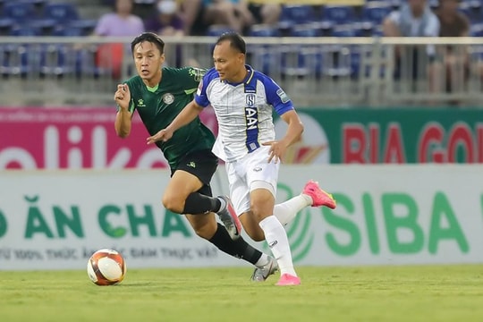 Tiền vệ Nguyễn Trọng Hoàng và những cống hiến với Sông Lam Nghệ An