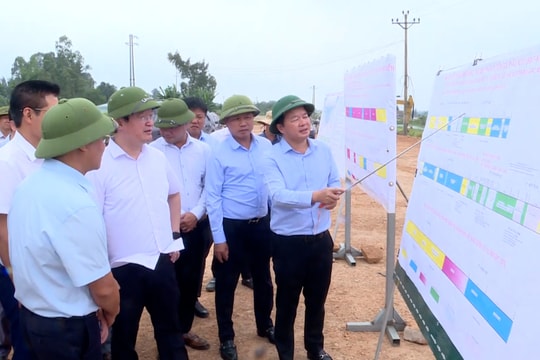 Video: Chủ tịch UBND tỉnh kiểm tra tiến độ thực hiện Dự án đường ven biển 
