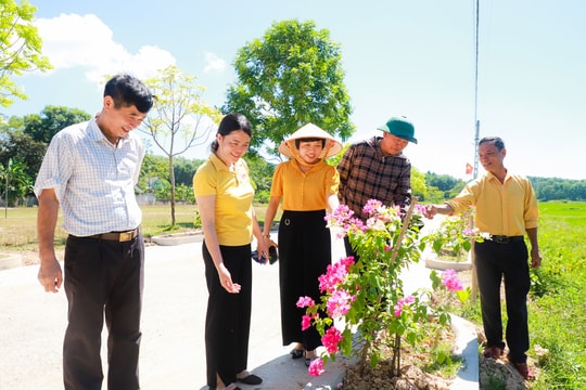 Nghệ An tính toán nâng mức phụ cấp hàng tháng cho bí thư chi bộ; trưởng xóm, khối, bản và trưởng ban công tác Mặt trận