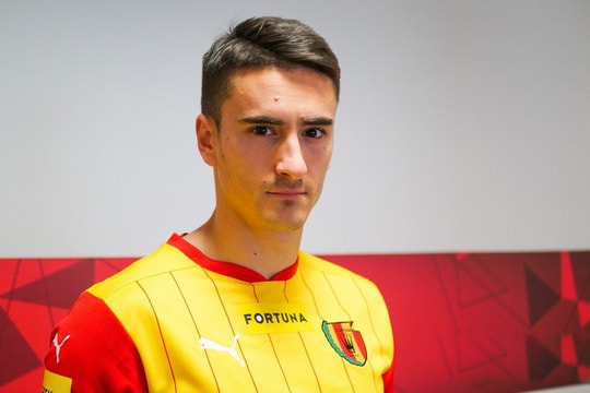 Ngoại binh mới của Sông Lam Nghệ An trả lời phỏng vấn bằng 5 thứ tiếng 