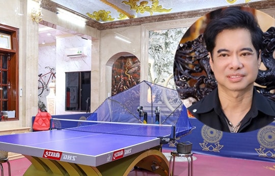 Phòng khách gần 300m2 bị Ngọc Sơn biến thành sân bóng tiền tỷ