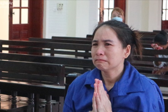 Sự hối hận muộn màng của thiếu phụ giấu ma túy trong nội y