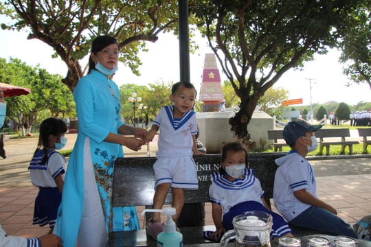 'Gieo chữ' giữa sóng gió Trường Sa