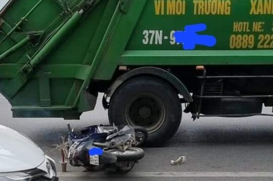 Mở cửa xe ô tô bất cẩn, 1 người tử vong