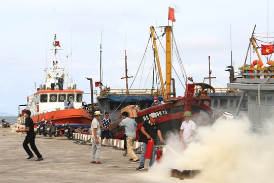 Nghệ An tổng kiểm tra an toàn phòng cháy đối với 100% cảng cá và tàu cá về neo đậu