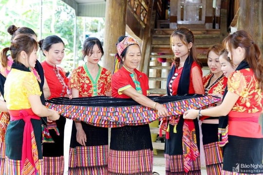 Nghệ An ban hành chính sách khuyến khích liên kết sản xuất ở vùng đồng bào dân tộc thiểu số, miền núi 