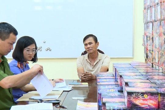 Video: Bắt đối tượng dùng xe ô tô chở hơn 200kg pháo nổ