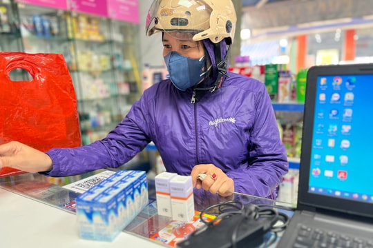 Nhu cầu thuốc điều trị đau mắt đỏ tăng cao, nhiều tiệm thuốc ở Nghệ An ‘đứt hàng’ 