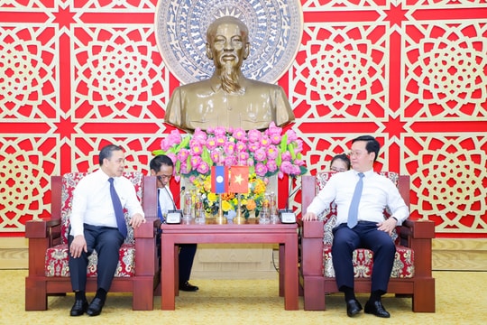 Chủ tịch UBND tỉnh Nguyễn Đức Trung tiếp Đại sứ Đặc mệnh toàn quyền nước CHDCND Lào tại Việt Nam