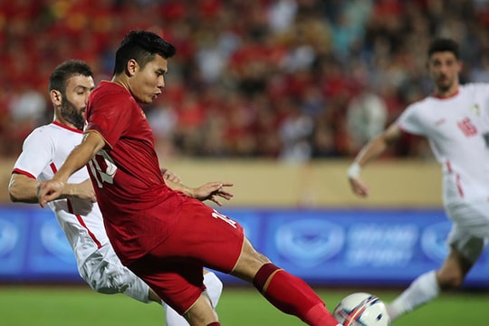 Trương Tiến Anh lần đầu kể lại chuyện bị ngất xỉu trên Đội tuyển Việt Nam; Văn Toàn chia tay Seoul E-Land FC, đầu quân cho Nam Định