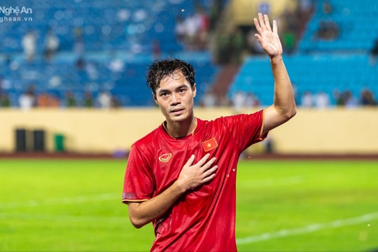  Tiền đạo Văn Toàn chia sẻ cảm xúc khi rời Seoul E-Land FC trở về Việt Nam thi đấu