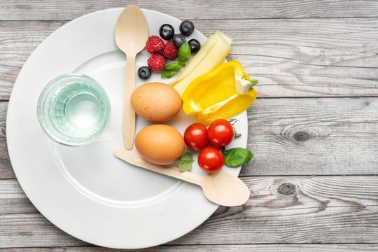 Nhịn ăn gián đoạn làm tăng nguy cơ mắc sỏi túi mật