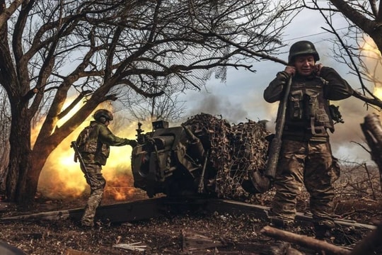 Giới tình báo Mỹ dự đoán Ukraine sẽ ngừng bắn vô điều kiện 