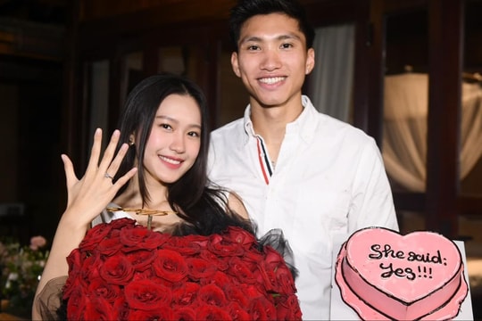 Người đẹp Doãn Hải My chính thức được cầu thủ Đoàn Văn Hậu cầu hôn