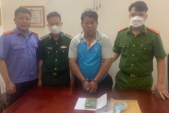 Bắt giữ ‘mắt xích’ trong đường dây vận chuyển trái phép chất ma túy từ nước ngoài về Việt Nam