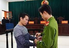 Án mạng chỉ vì... cái đuôi bò