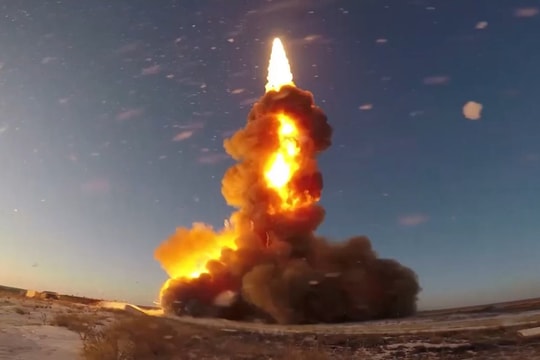 Nga tấn công các kho chứa tên lửa Storm Shadow và đạn urani nghèo của Ukraine