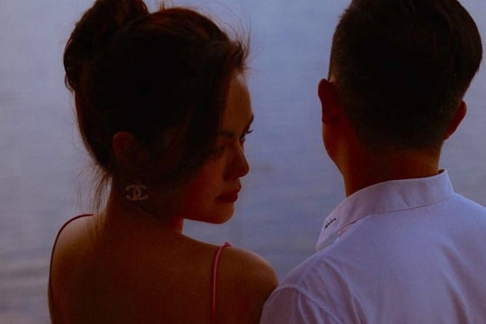 Phạm Quỳnh Anh hiếm hoi khoe ảnh tình tứ bên bạn trai doanh nhân