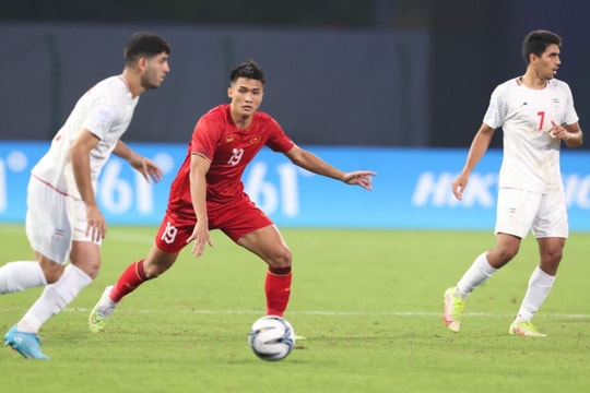 Tuyển Olympic Việt Nam thua đậm Iran, cánh cửa đi tiếp dần hẹp lại