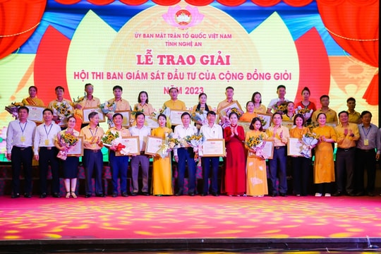 Trao giải tập thể, cá nhân Hội thi Ban giám sát đầu tư của cộng đồng giỏi tỉnh Nghệ An năm 2023