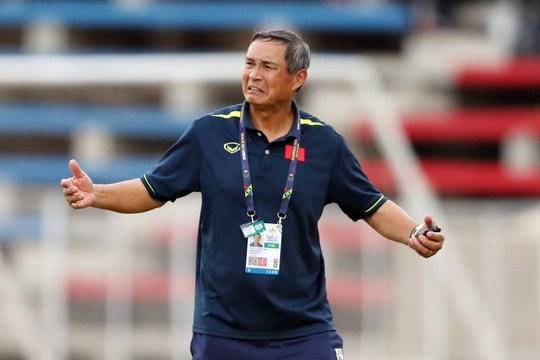Huấn luyện viên Mai Đức Chung: 'Đây là thời điểm chuyển giao lực lượng, nên tuyển nữ Việt Nam thi đấu chưa tốt'