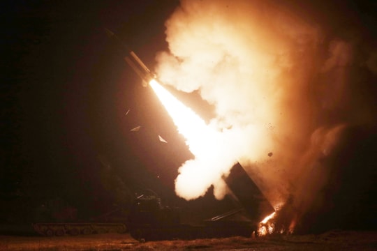 Mỹ sẽ cung cấp tên lửa ATACMS cho Ukraine