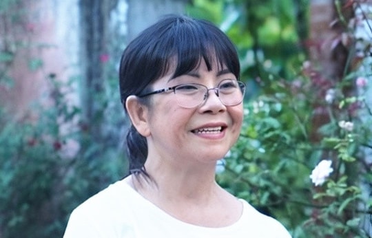 Ca sĩ Ánh Tuyết: Thời trẻ 'thường xuyên đói', về già làm 'diva tỷ phú'