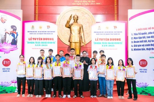 Tuyên dương 95 học sinh 'con ngoan, trò giỏi' trong Khối Các cơ quan tỉnh