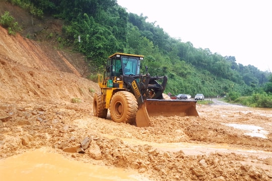 Nghệ An đề nghị các đơn vị, địa phương chủ động ứng phó mưa lớn, lũ quét, sạt lở đất