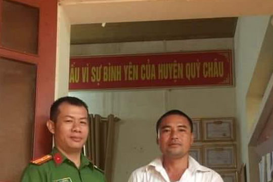 Người đàn ông ở Nghệ An bốc được biển số 'ngũ quý 2' cho chiếc xe máy mua tặng vợ