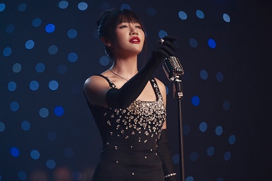 Văn Mai Hương kể chuyện về nỗi đau sau ánh hào quang của người nổi tiếng