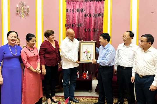 Đoàn công tác lãnh đạo tỉnh Nghệ An thăm và làm việc tại Cuba