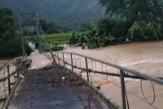 Ngày 27/9, nhiều địa phương ở Nghệ An cho học sinh nghỉ học vì mưa lớn