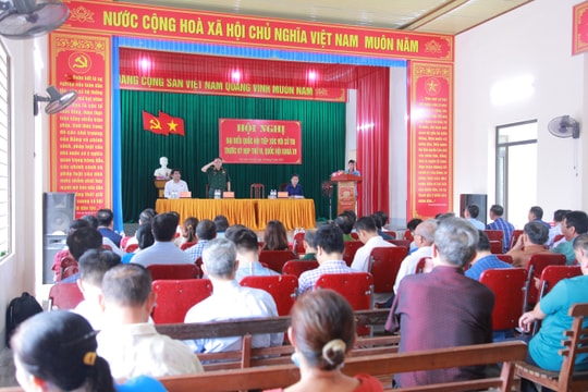 Đoàn Đại biểu Quốc hội tỉnh tiếp xúc cử tri thị trấn Tân Kỳ