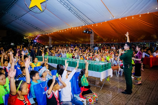 Trung thu ấm áp, ý nghĩa với trẻ em vùng biên giới