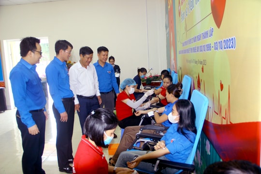 Tuổi trẻ Đoàn khối Doanh nghiệp tỉnh Nghệ An tổ chức hiến máu tình nguyện