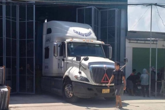 Tai nạn trong quá trình vận chuyển đá ốp khiến 3 người tử vong