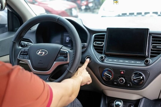 Cách bật/tắt động cơ ô tô an toàn