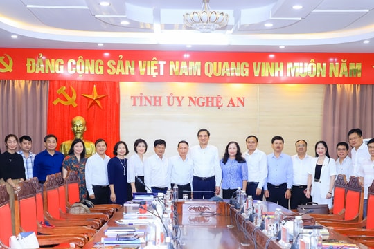 Thường trực Tỉnh ủy Nghệ An làm việc với đoàn công tác Hội Nhà báo Việt Nam