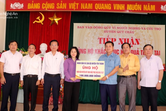 Huyện Yên Thành trao 100 triệu đồng hỗ trợ huyện Quỳ Châu khắc phục thiên tai lũ lụt