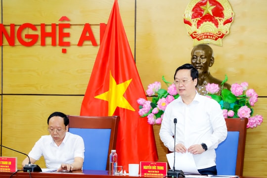 UBND tỉnh Nghệ An giao ban với Hiệp hội Doanh nghiệp tỉnh và các Hội Doanh nghiệp