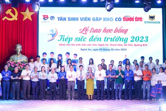 'Tiếp sức đến trường' cho hơn 80 tân sinh viên khó khăn tại 4 tỉnh Nghệ An, Hà Tĩnh, Quảng Bình, Thanh Hóa