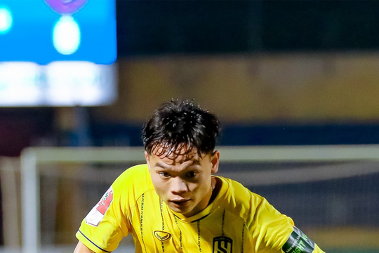 Vì sao Sông Lam Nghệ An để hậu vệ Hồ Văn Cường ra đi?