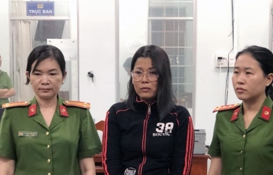 Bắt người phụ nữ cho vay lãi nặng từ tin tố giác gọi cho Giám đốc Công an