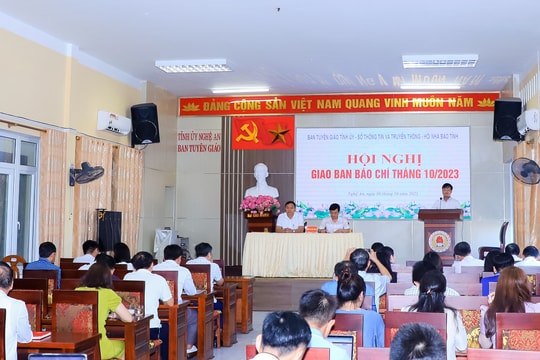 Tuyên truyền đậm nét việc triển khai thực hiện các nội dung Nghị quyết số 39-NQ/TW của Bộ Chính trị về Nghệ An