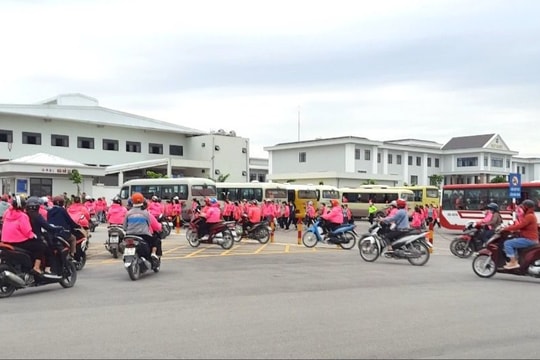 Sáng 9/10, toàn bộ công nhân Công ty TNHH Viet Glory đã quay lại làm việc 