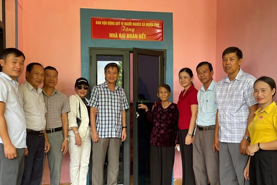 Trường Sĩ quan Lục quân 2 trao tặng nhà tình nghĩa tại huyện Nghĩa Đàn