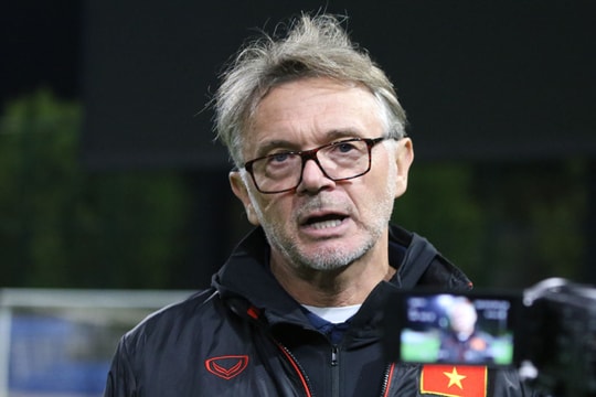 HLV Philippe Troussier lý giải nguyên nhân tuyển Việt Nam thua trận thứ hai liên tiếp 