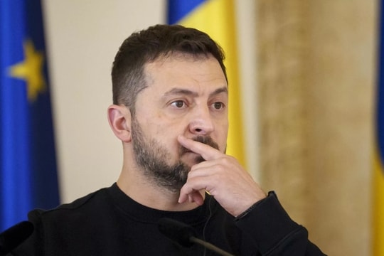 Tổng thống Zelensky yêu cầu báo chí Ukraine không viết về tham nhũng cho tới khi chiến thắng 